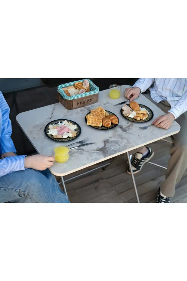 Katlanır Metal Ayaklı Mutfak Masası